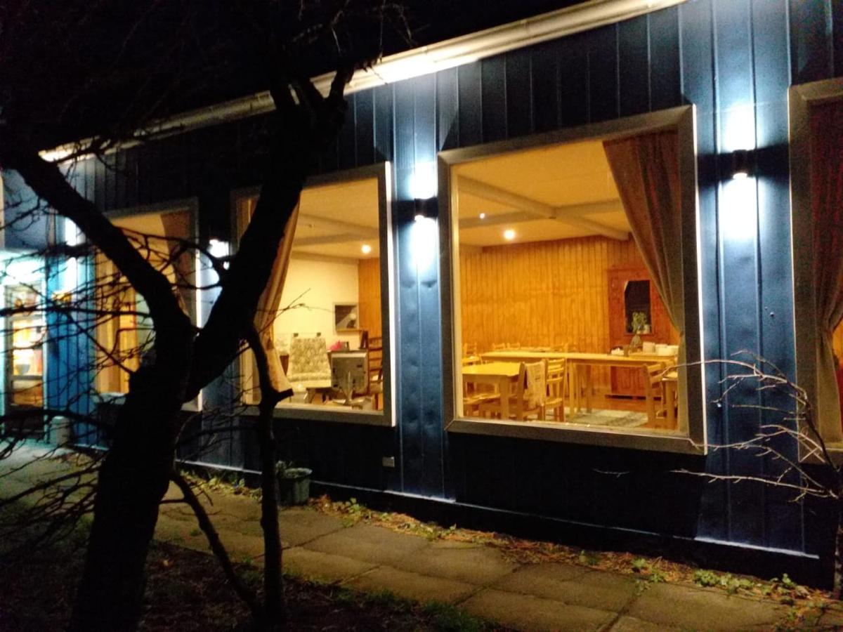 Hostal Los Pinos Puerto Natales Exterior foto