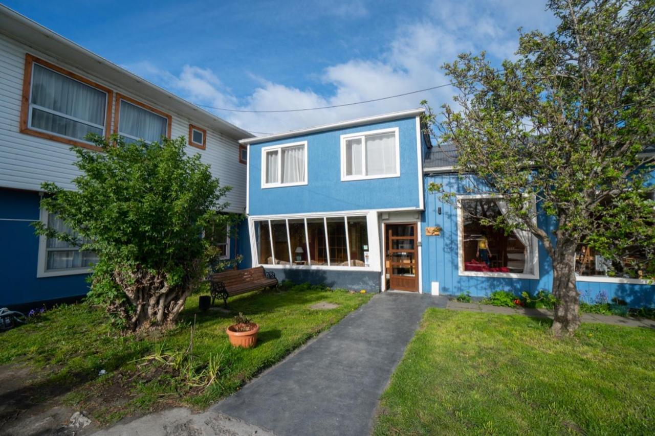 Hostal Los Pinos Puerto Natales Exterior foto