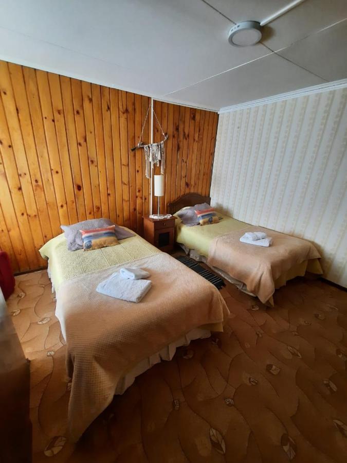 Hostal Los Pinos Puerto Natales Exterior foto
