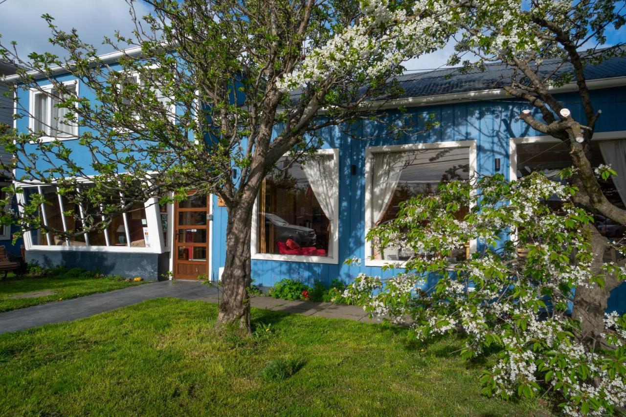 Hostal Los Pinos Puerto Natales Exterior foto